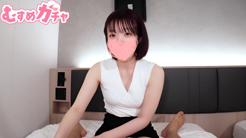 FC2PPV-4673074 귀여운 미소와 매우 에로틱한 몸매를 가진 마사지 소녀 일본 야동-노모