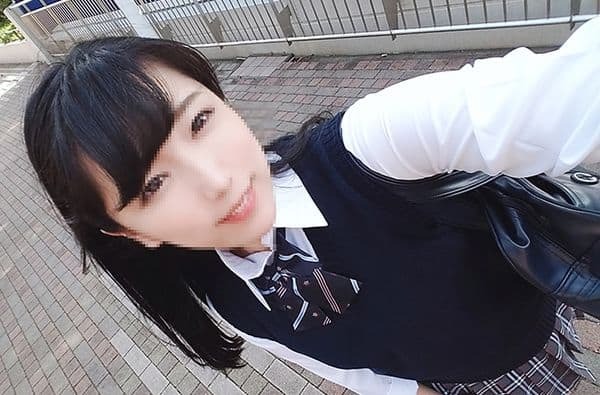 FC2PPV-1590873 명품을 좋아하는 교복 소녀 일본 야동-노모